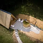 Puzman Farm Glamping בית חווה